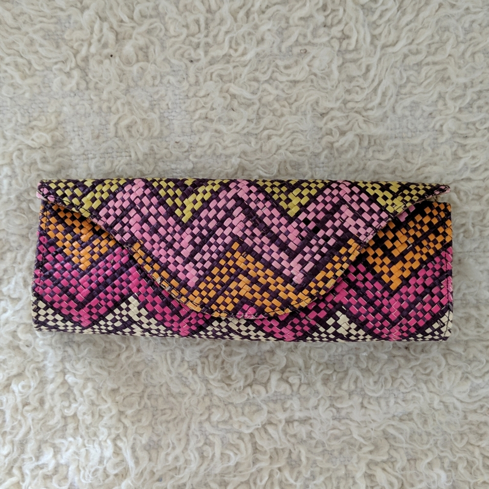 Banago Fighting Eel Lauhala Clutch